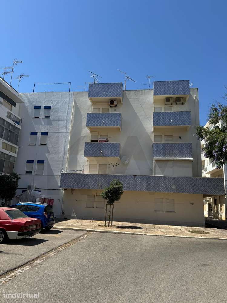 Apartamento T2 para renovar em VRSA - Algarve - Grande imagem: 3/33