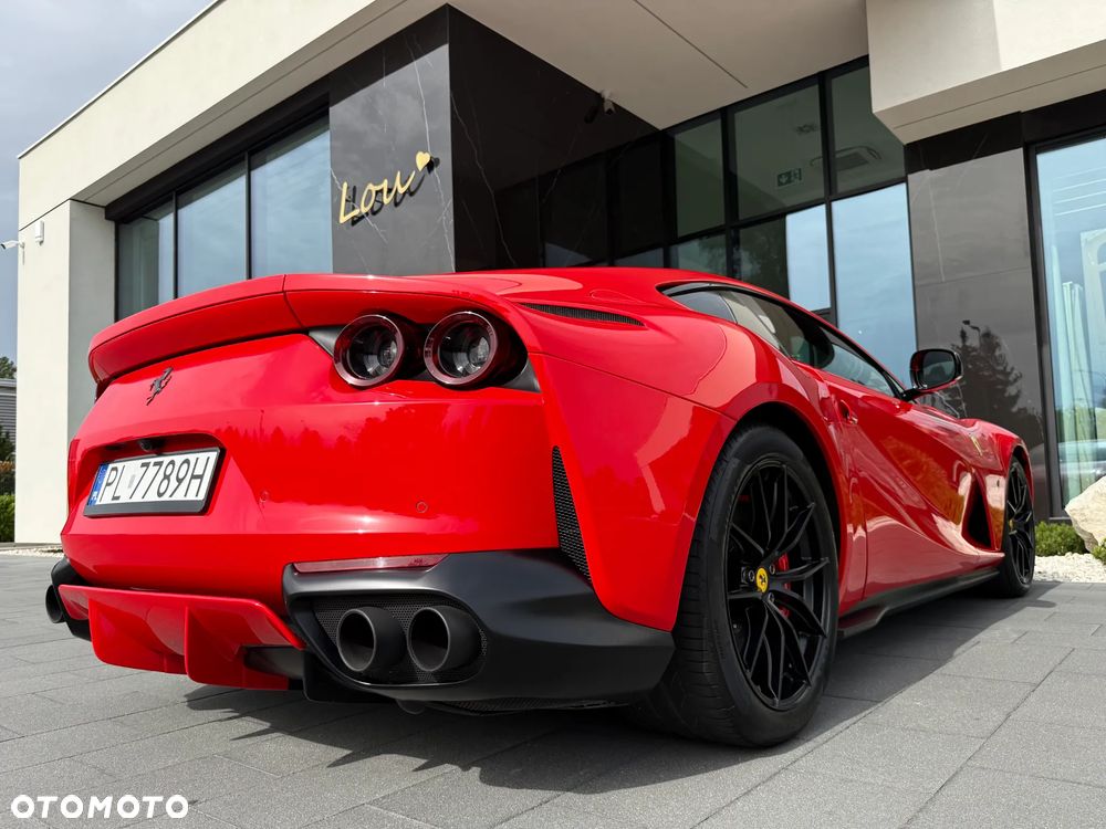 Ferrari 812 Superfast - 26