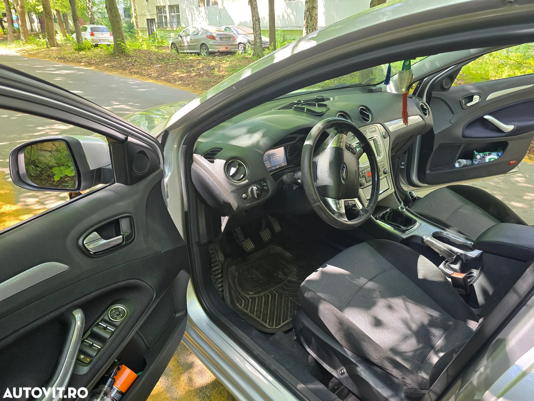 Ford Mondeo - 8