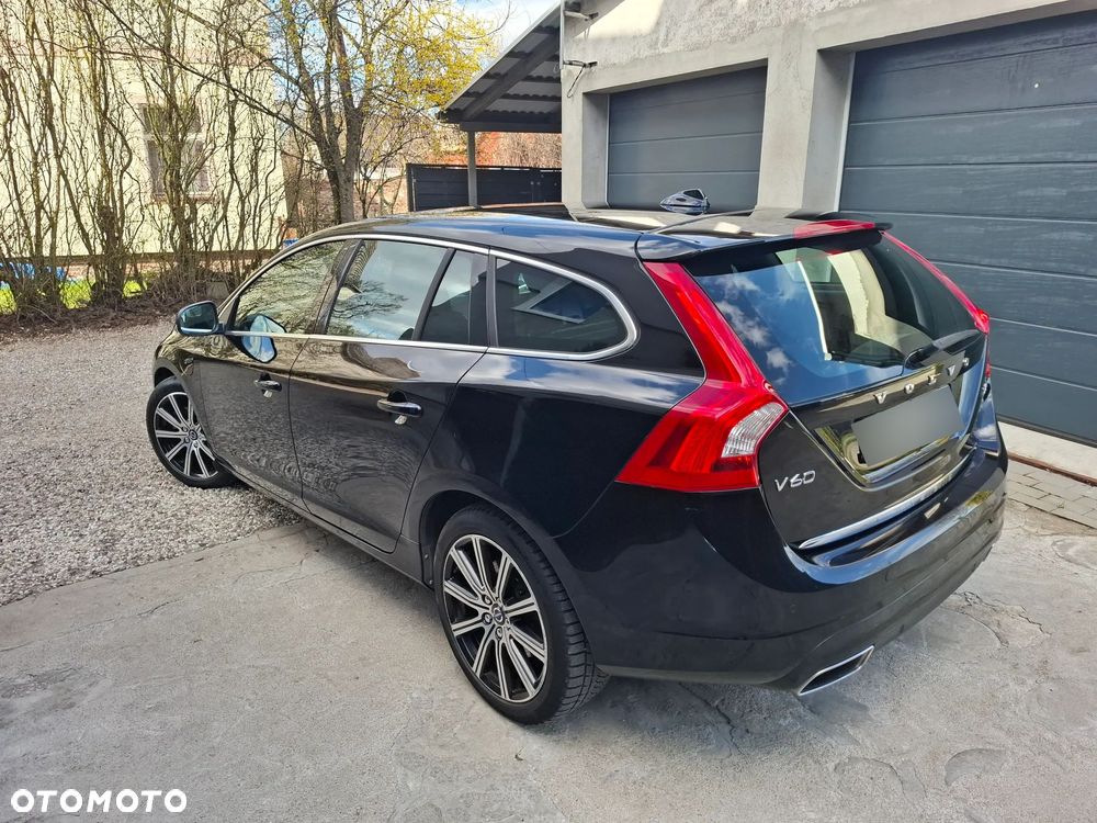 Volvo V60 D6 AWD Plug-in Hybrid R-Design Summum - 7