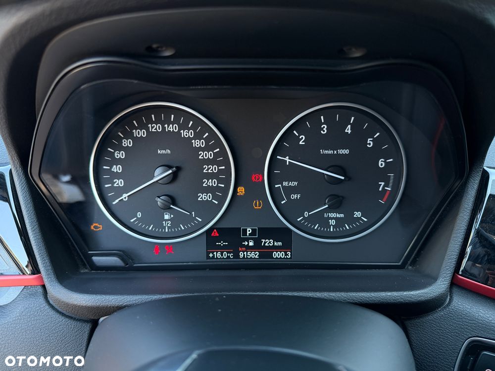 BMW X1 xDrive20i Sport Line - 20