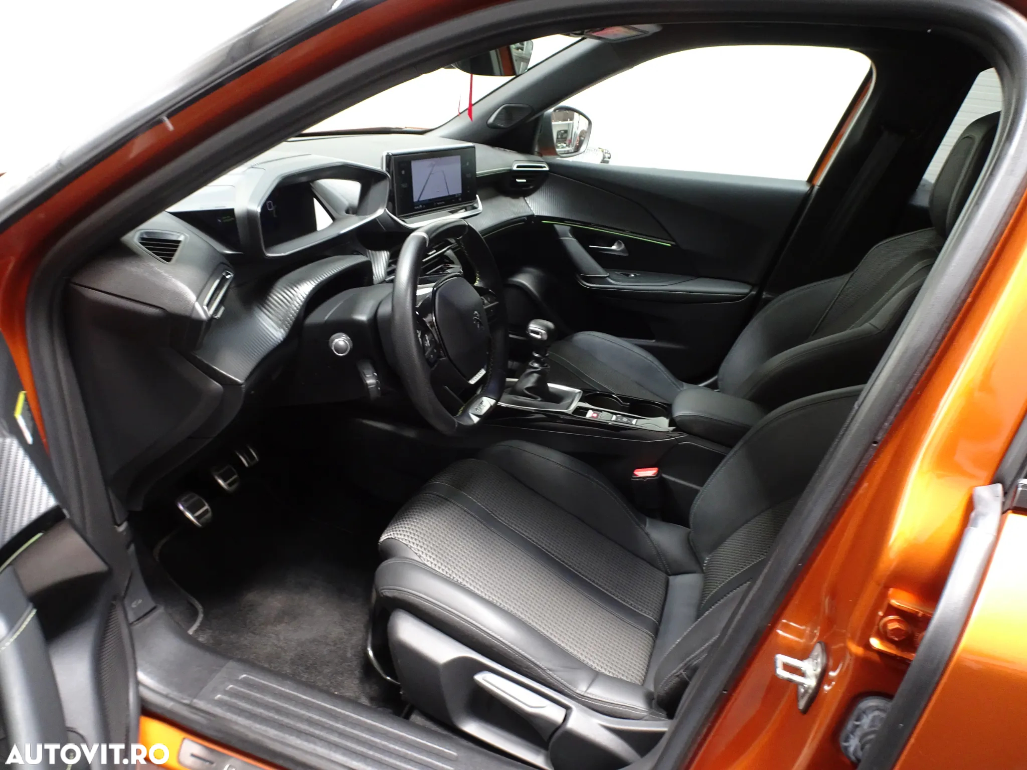 Peugeot 2008 1.2 L PureTech STT GT Line - 17