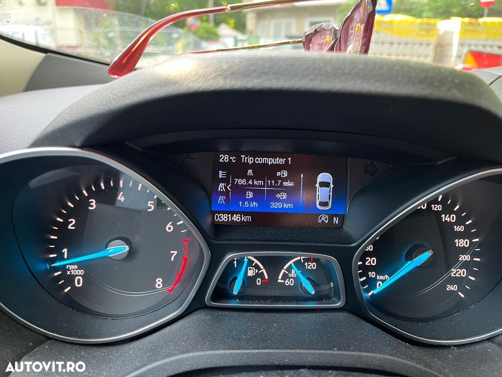 Ford Kuga 1.5 EcoBoost 2WD Titanium - 1