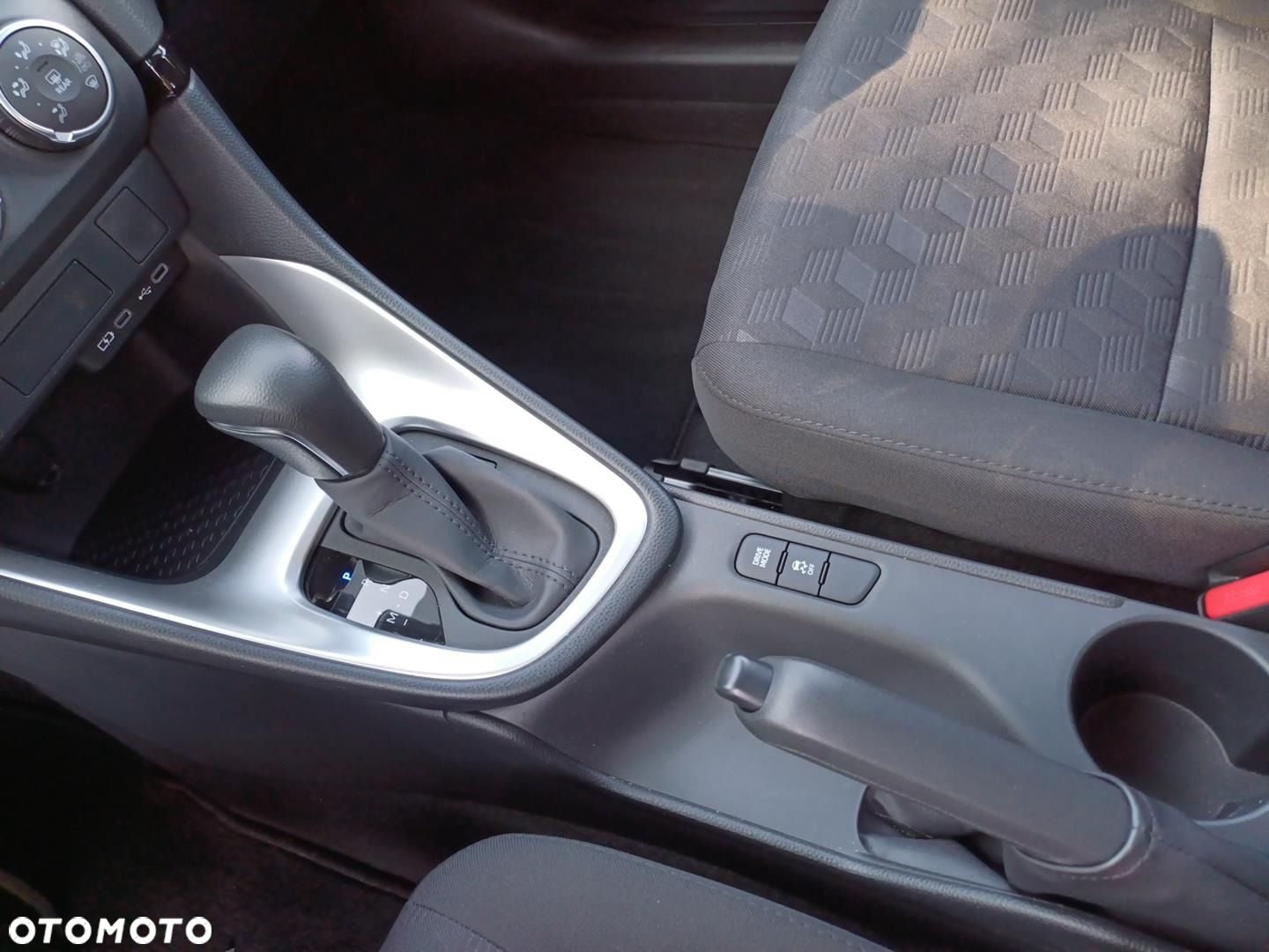 Toyota Yaris 1.5 Comfort CVT - 26