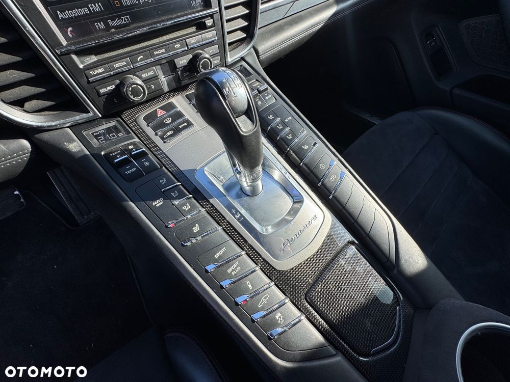 Porsche Panamera GTS - 19