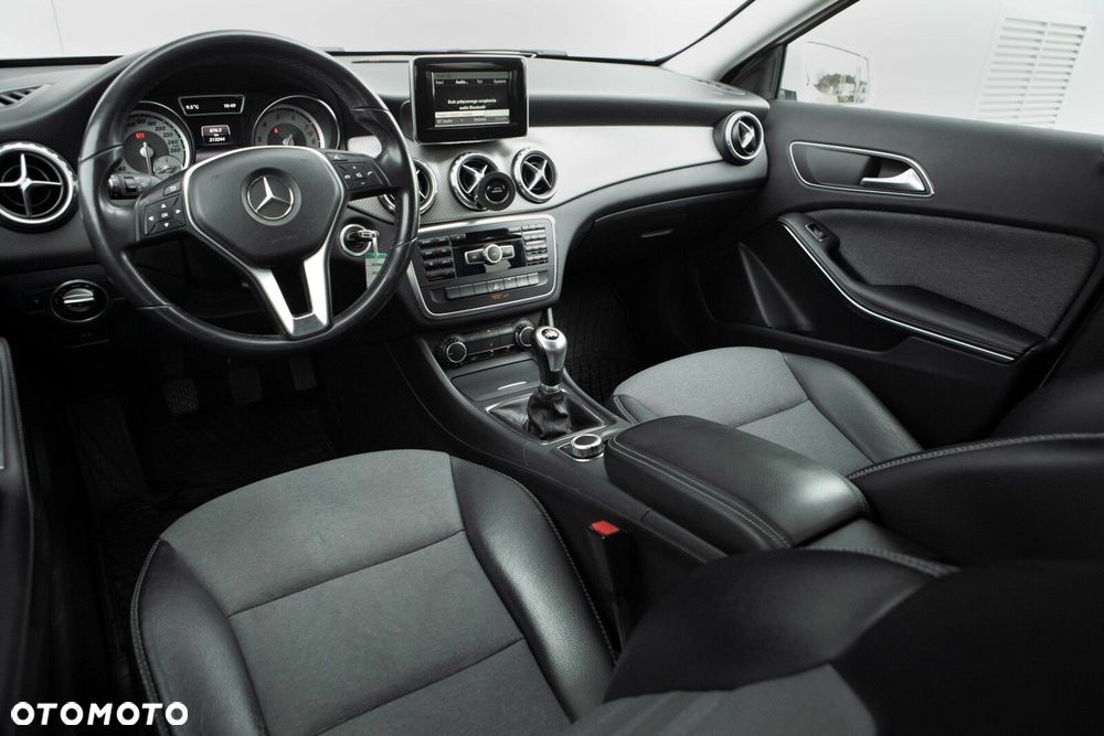 Mercedes-Benz GLA - 23