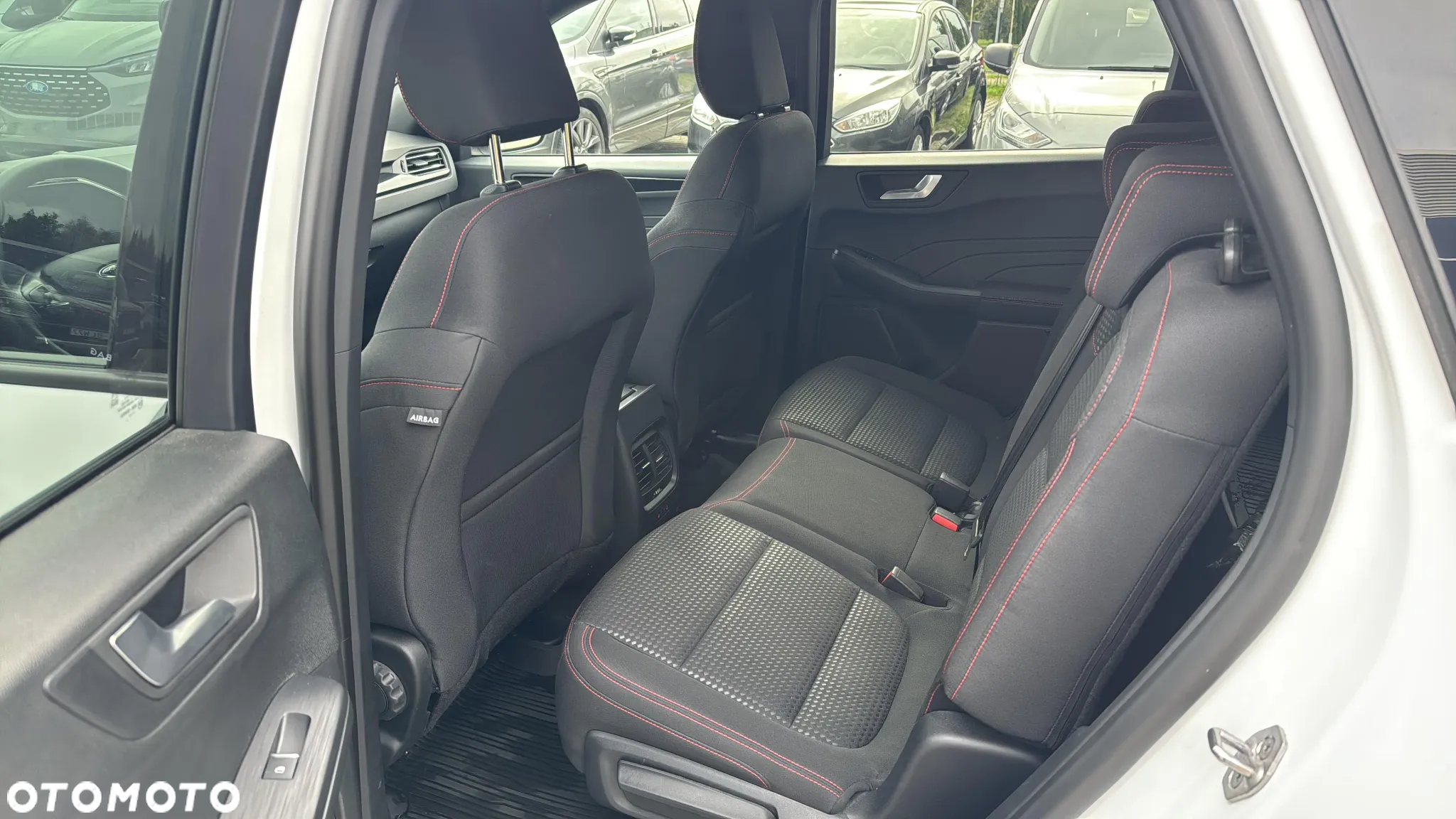 Ford Kuga 2.5 FHEV FWD ST-Line - 24