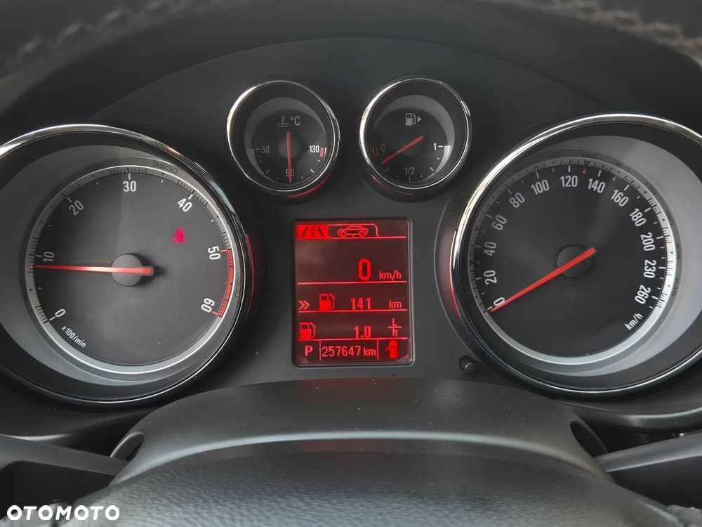 Opel Insignia - 25