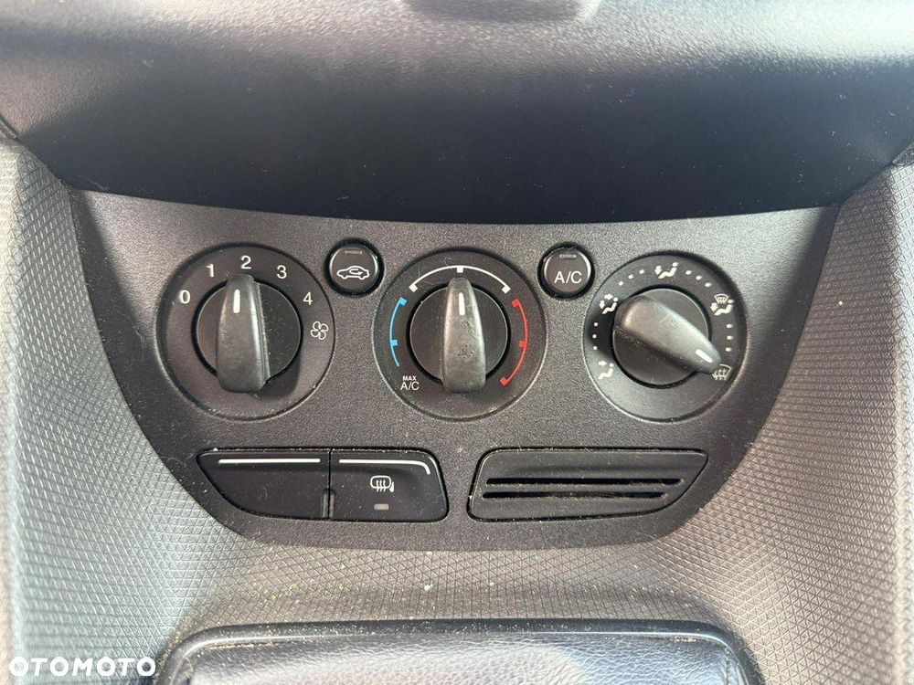 Ford Transit Connect - 15