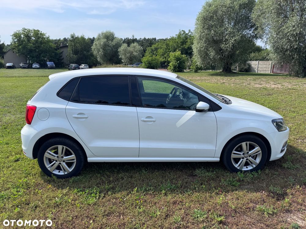 Volkswagen Polo 1.4 TDI Blue Motion Technology Lounge - 9