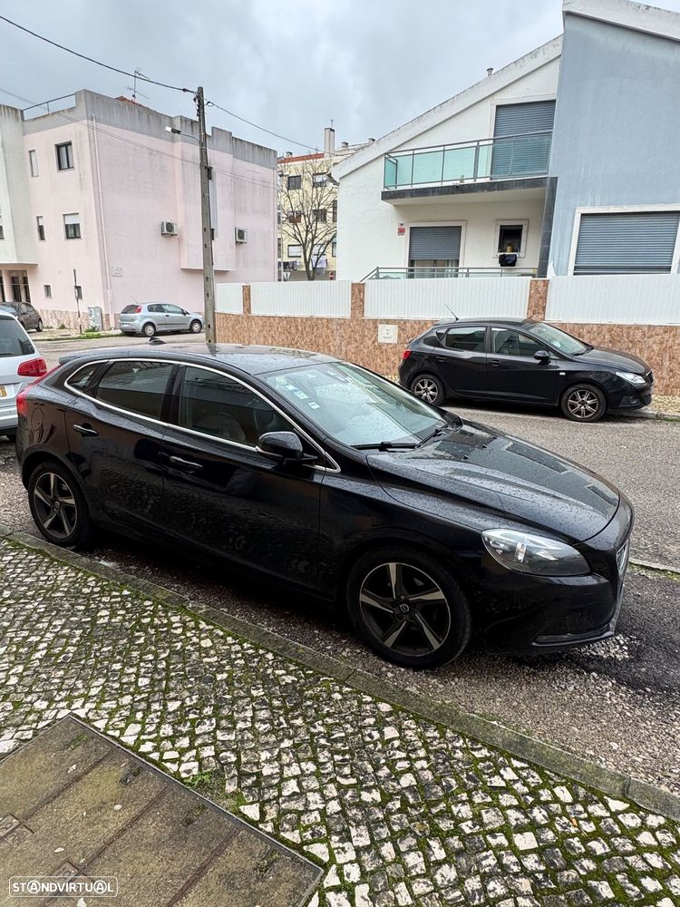 Volvo V40 D2 R Design - 5