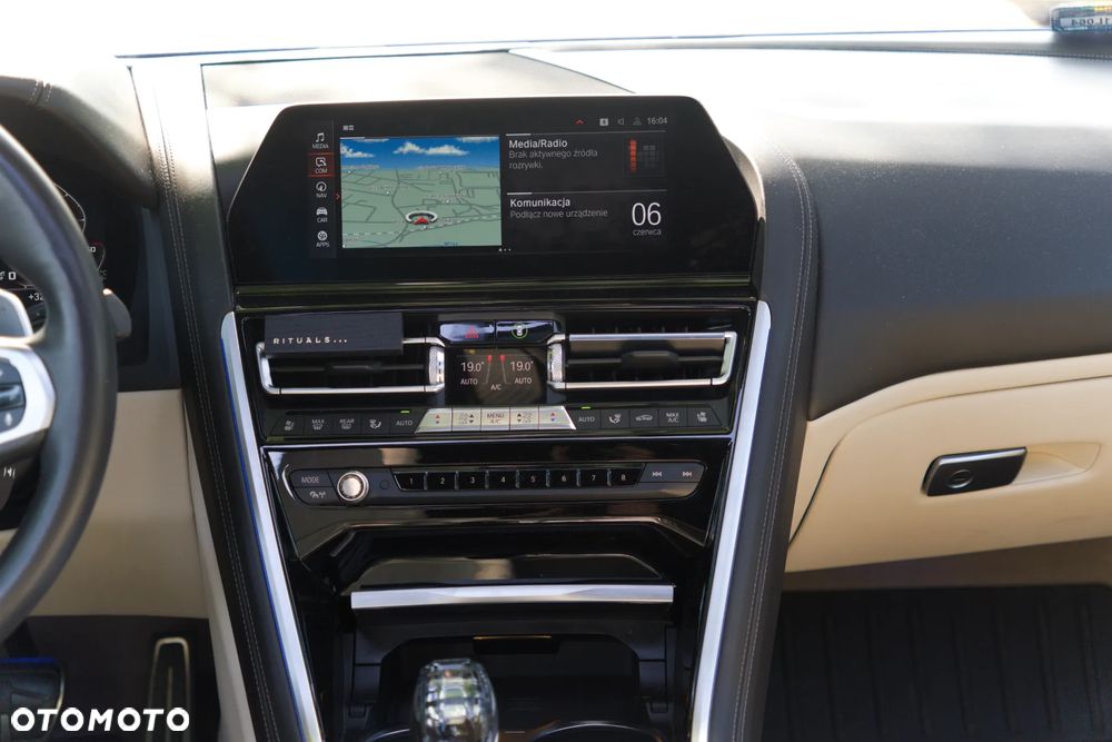 BMW Seria 8 840i xDrive - 24
