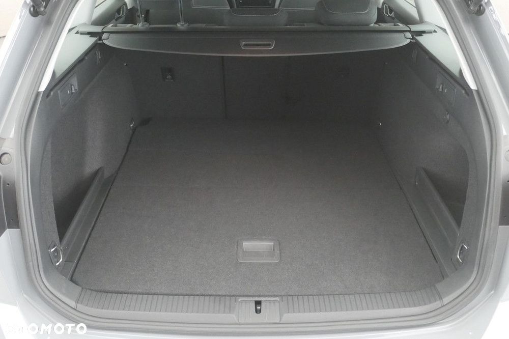 Volkswagen Passat Variant 2.0 TSI Business DSG - 16