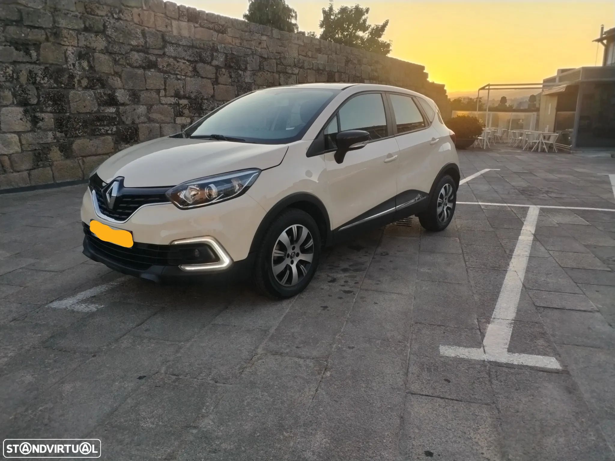 Renault Captur 0.9 TCE Exclusive - 1