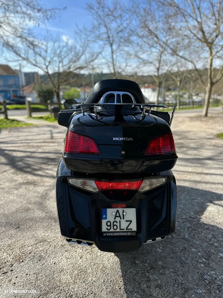 Honda Goldwing - 10