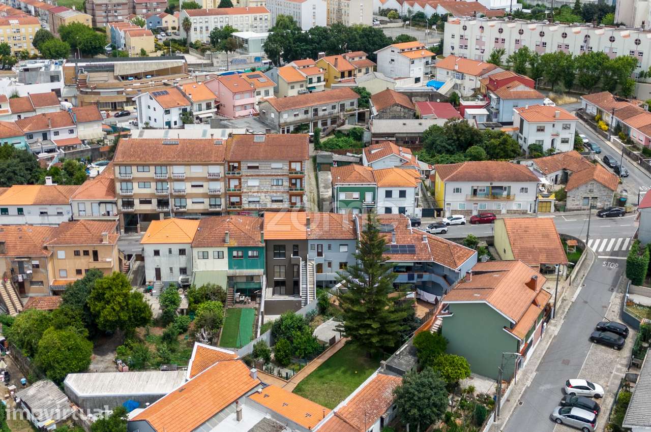 Moradia com 2 habitações, quintal e cave , Av. D. João I - Rio Tint... - Grande imagem: 3/52