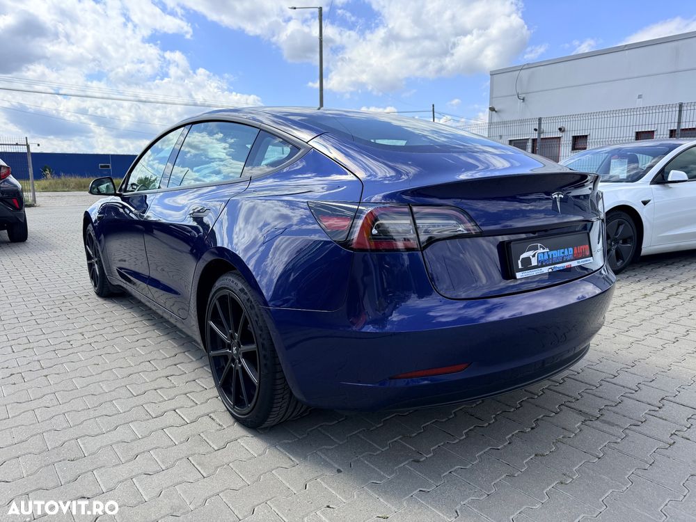 Tesla Model 3 - 16