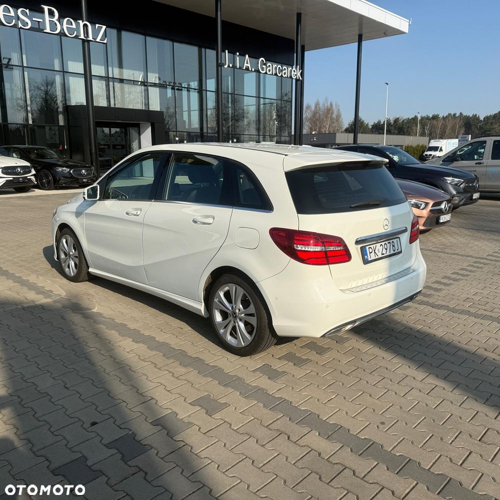 Mercedes-Benz Klasa B 220 4-Matic - 4