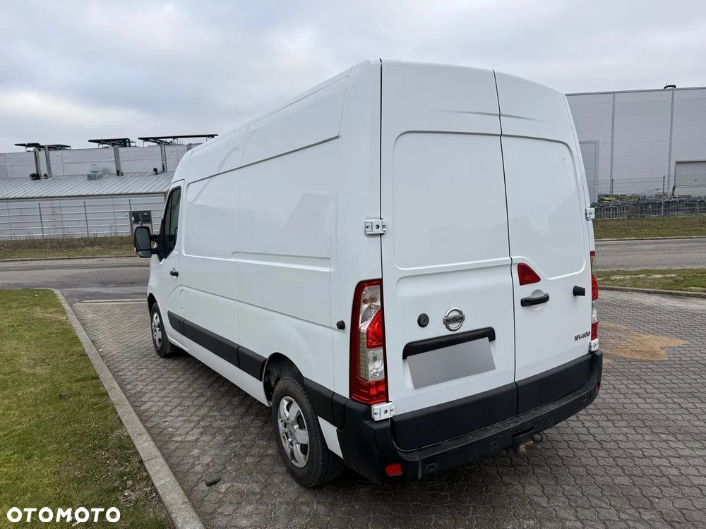 Nissan NV400 - 11