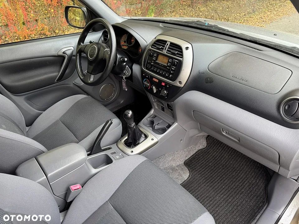 Toyota RAV4 1.8 VVT-i Luna 2WD - 23
