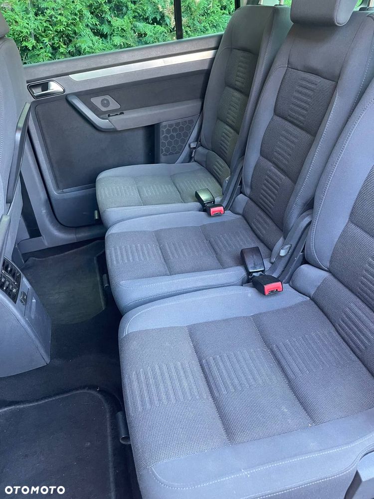 Volkswagen Touran - 19