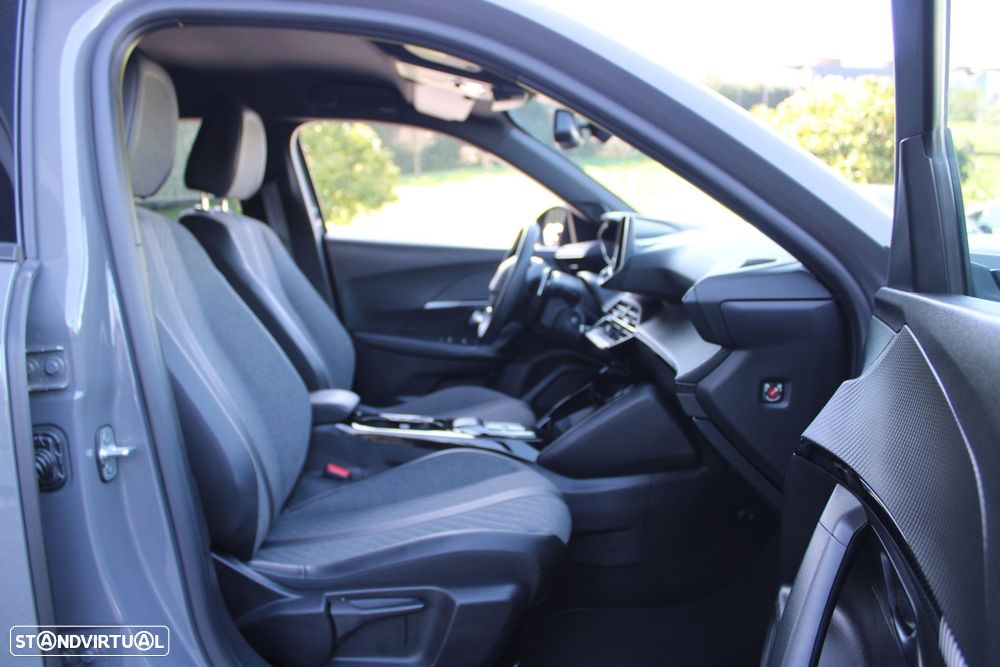 Peugeot 2008 1.2 PureTech Allure Pack EAT8 - 31