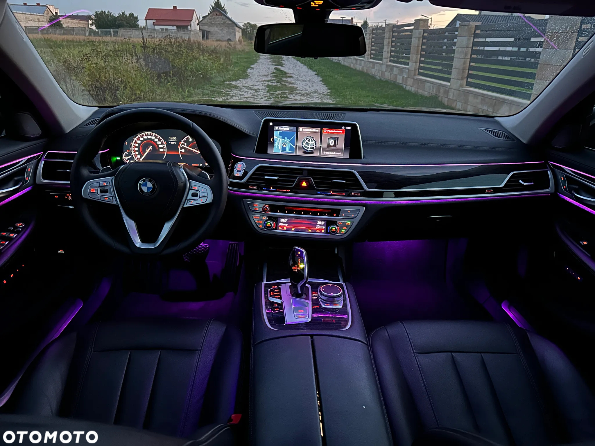 BMW Seria 7 740Li - 26