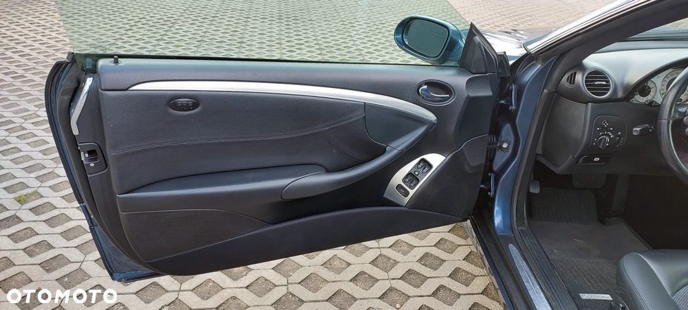 Mercedes-Benz CLK - 32