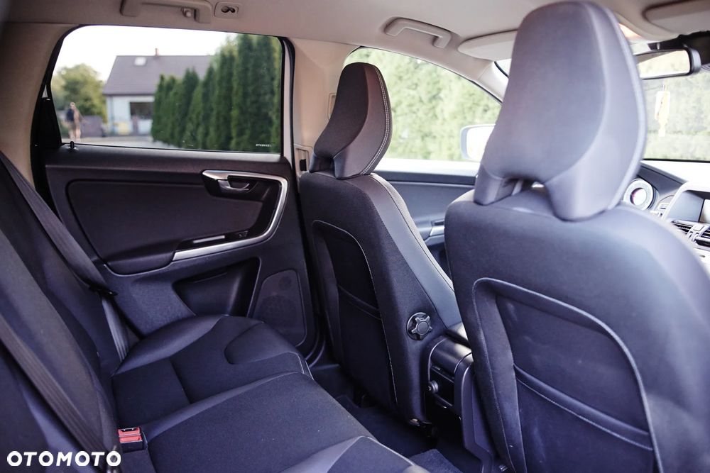 Volvo XC 60 D4 Momentum - 26
