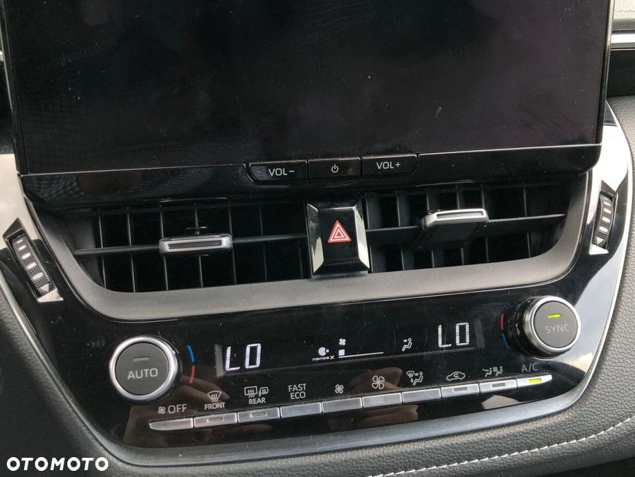 Toyota Corolla 2.0 Hybrid Executive - 11