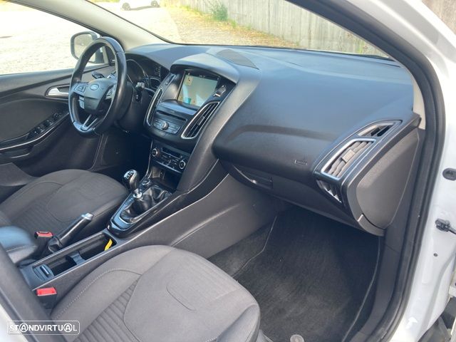 Ford Focus SW 1.5 TDCi Titanium - 28