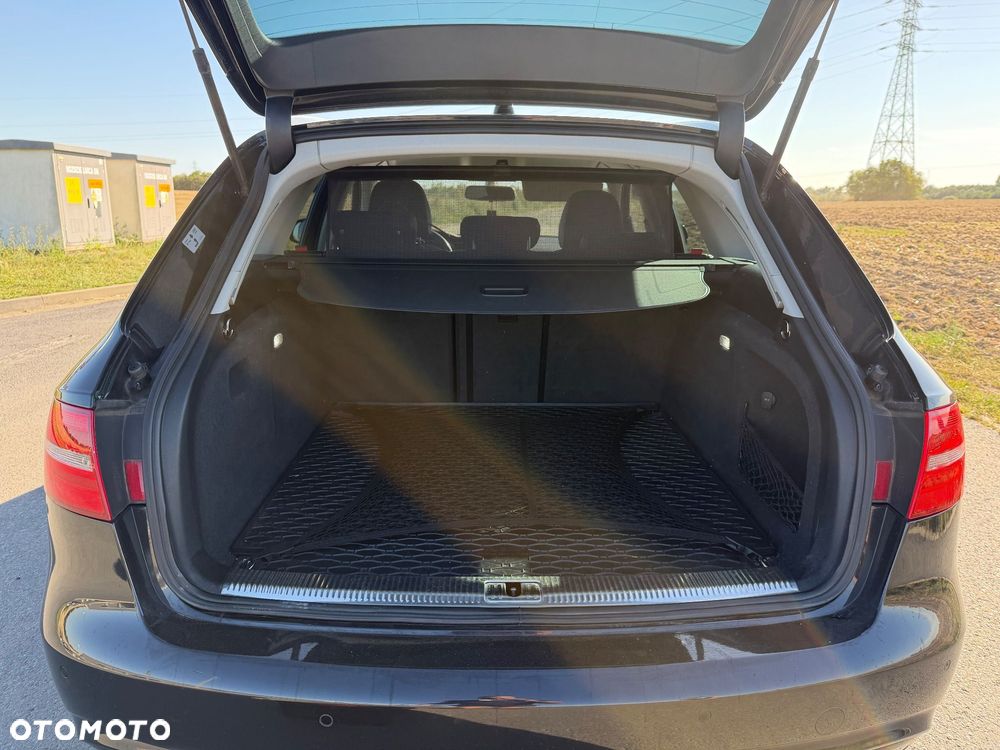 Audi A4 Avant 2.0 TDI Quattro Line - 9