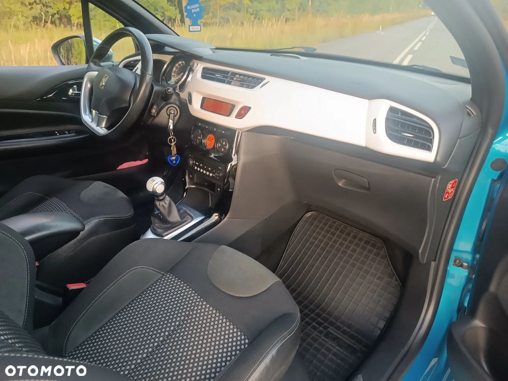 Citroën DS3 1.6 HDi SportChic - 24