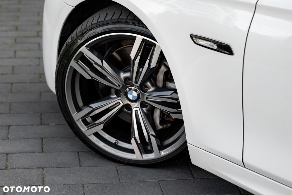 BMW Seria 5 535d Touring Sport-Aut - 12