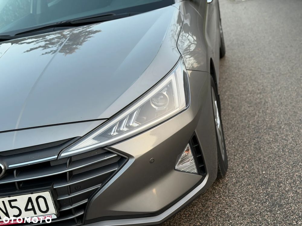 Hyundai Elantra 1.6 Comfort - 39