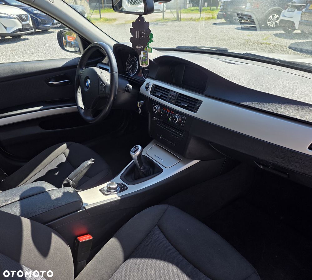 BMW Seria 3 318d DPF Edition Exclusive - 21