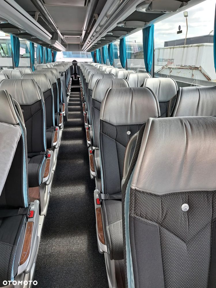 Mercedes-Benz TRAVEGO RHD-L - 4