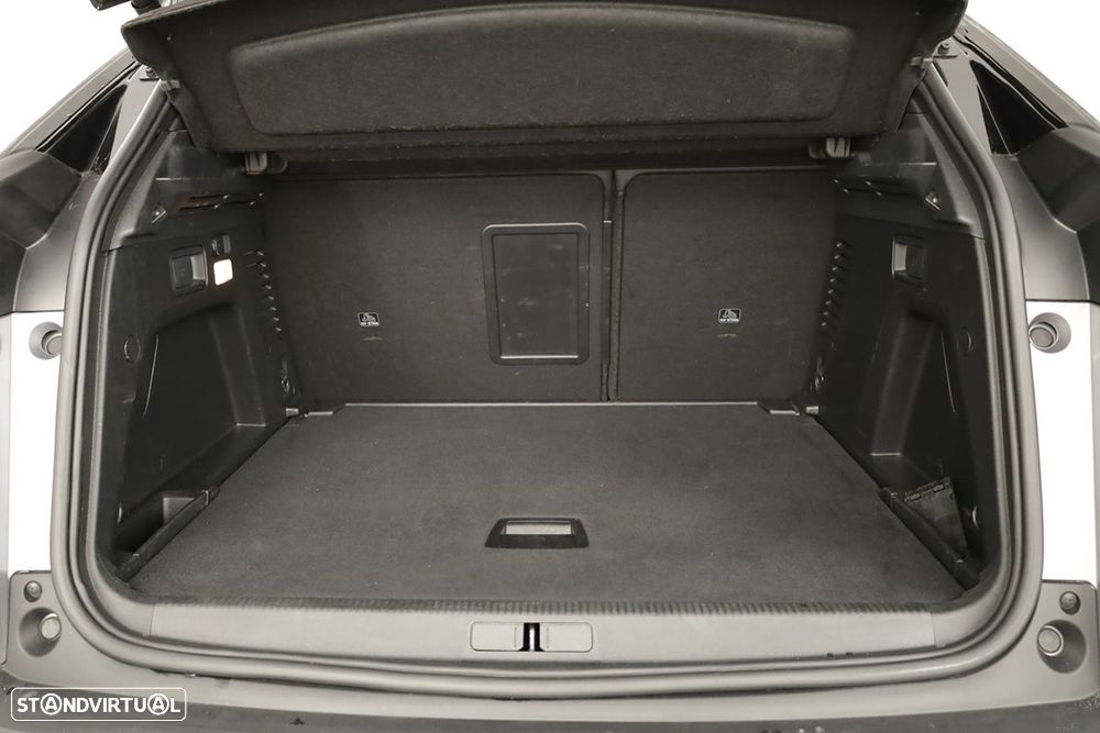 Peugeot 3008 1.2 Hybrid Allure e-DCS6 - 24