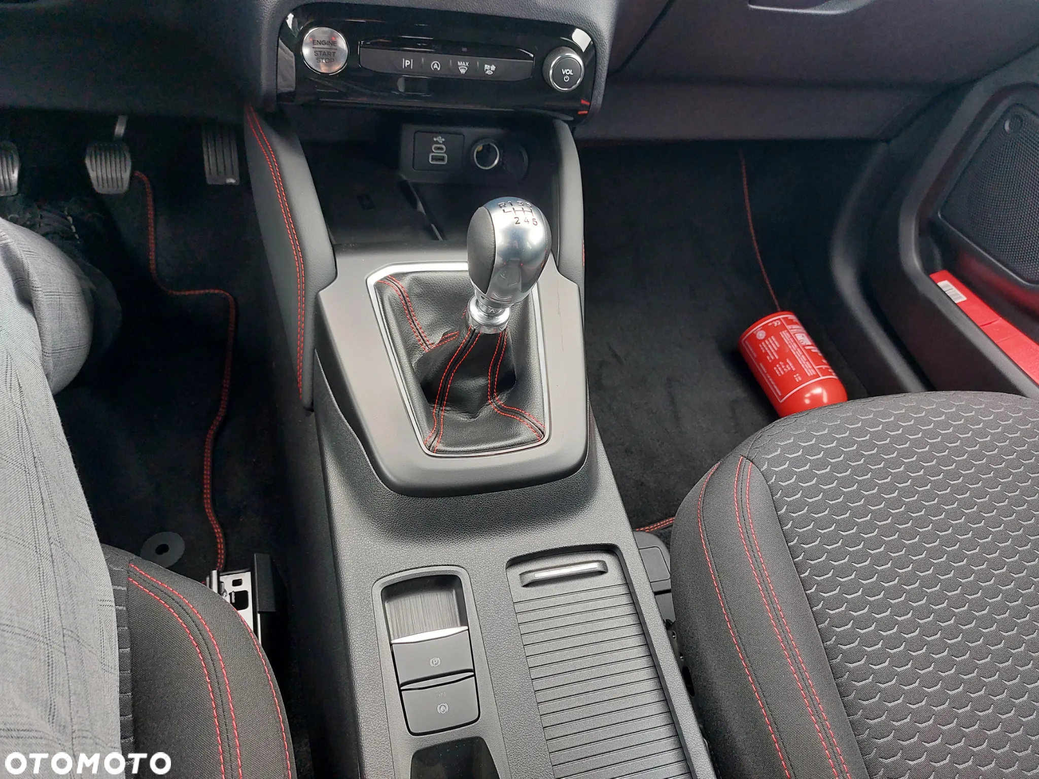 Ford Kuga 1.5 EcoBoost FWD ST-Line - 21