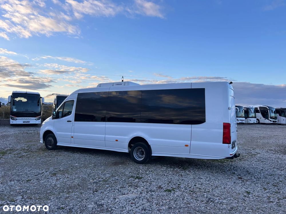 Mercedes-Benz Sprinter 517 - 8