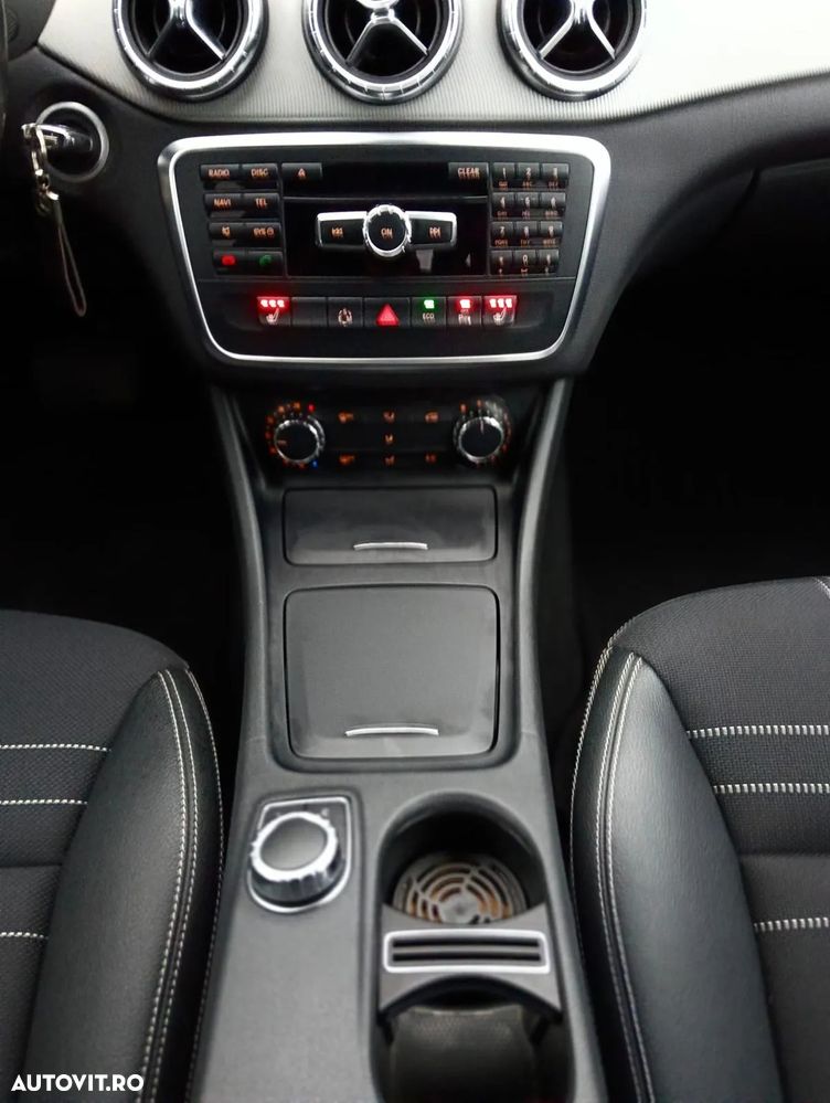 Mercedes-Benz CLA Shooting Brake 220 d 7G-DCT AMG Line - 24