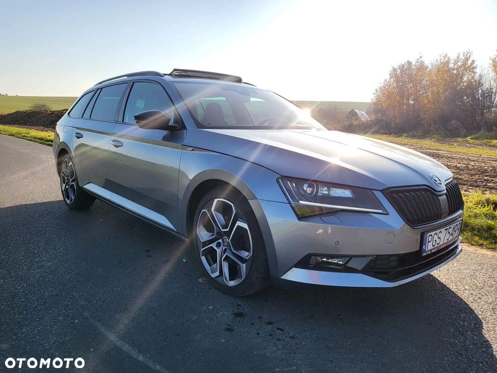 Skoda Superb 2.0 TDI Sportline DSG - 26