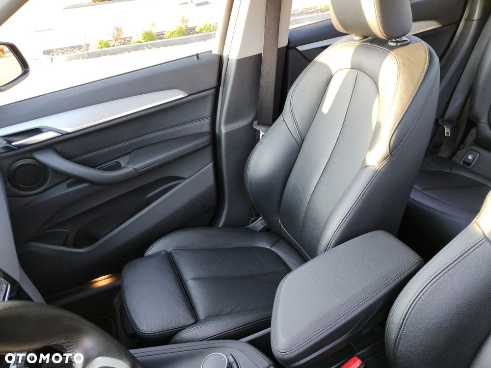 BMW X1 xDrive25i Advantage - 24