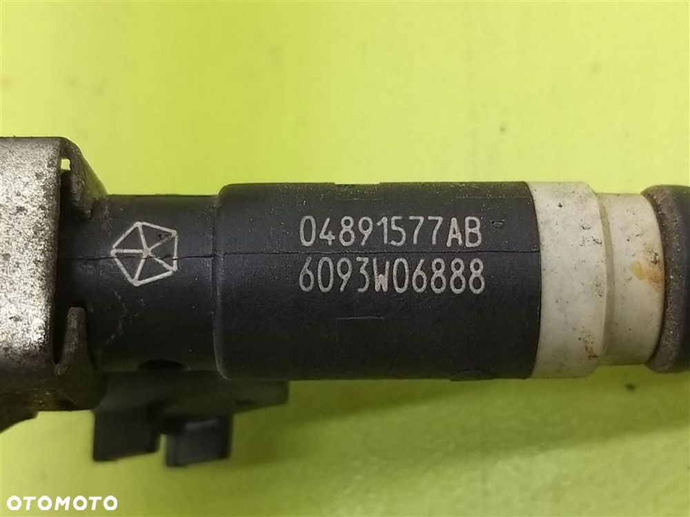 Listwa wtryskiwaczy Dodge Caliber 2.0 B 04891577AB 6093W06888 - 5