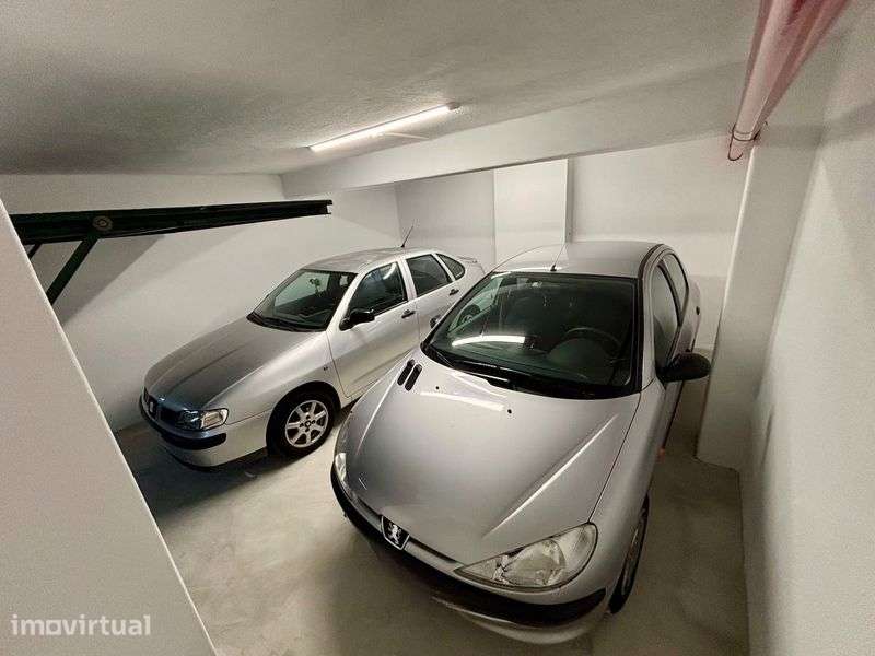 Aluga-se garagem/box fechada - Grande imagem: 3/5