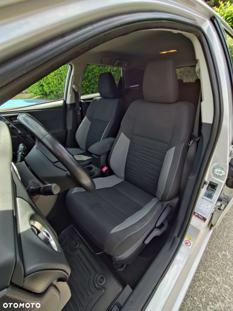 Toyota Auris - 13
