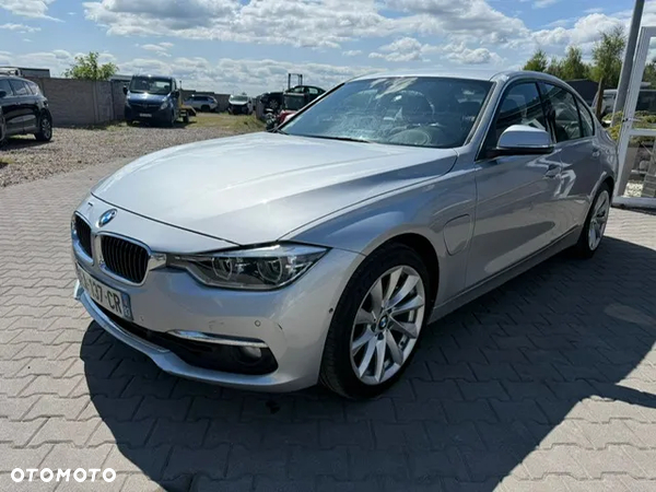 BMW Seria 3 330e Luxury Line sport