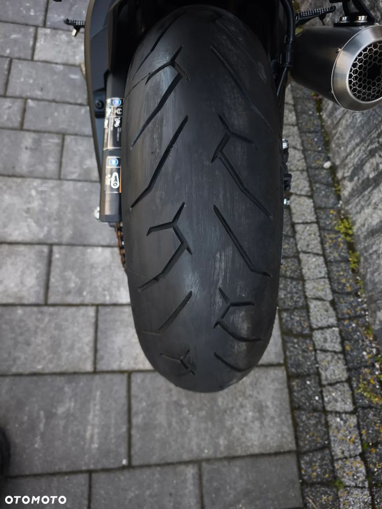 Kawasaki H2 - 32