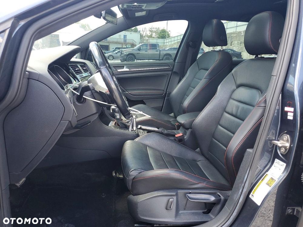 Volkswagen Golf - 7