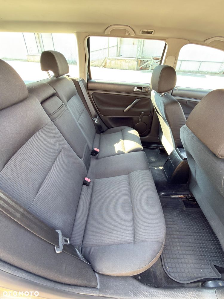 Volkswagen Passat 1.9 TDI Highline - 10